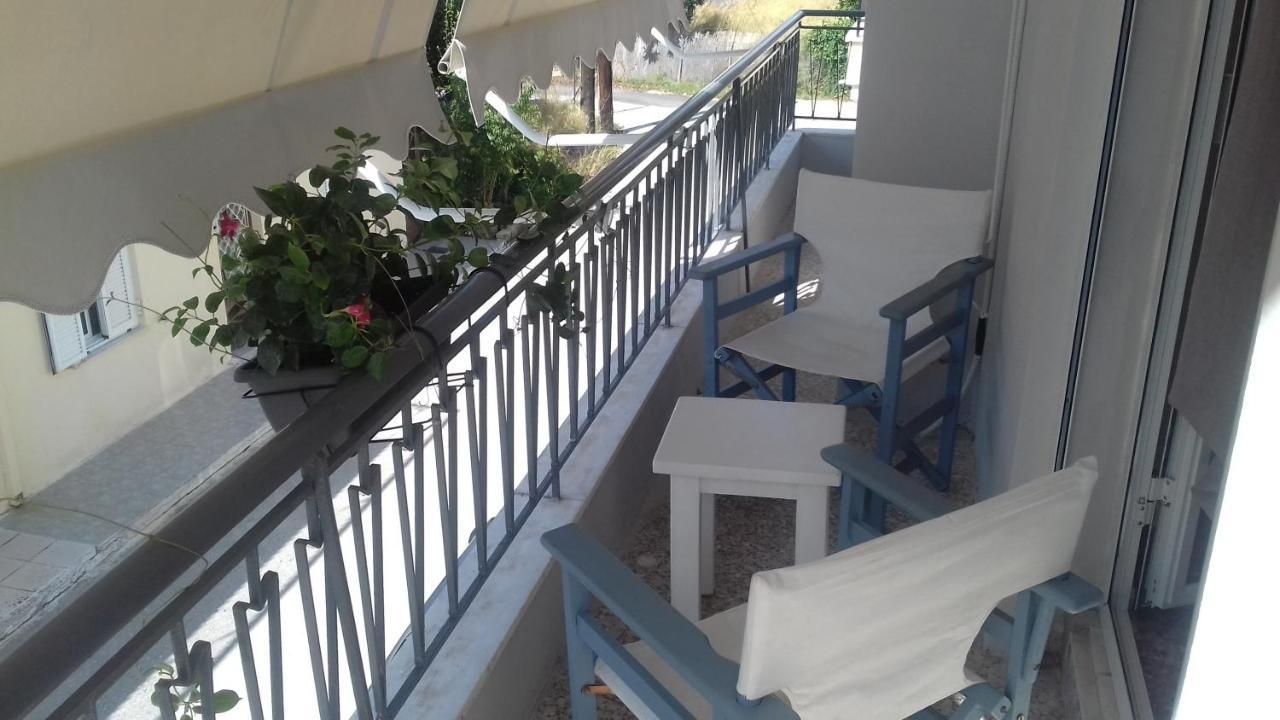 Paris House 1 Apartment Patras Bagian luar foto