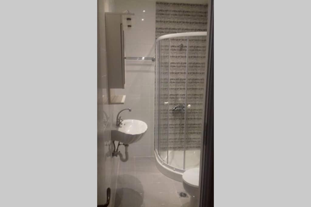 Paris House 1 Apartment Patras Bagian luar foto