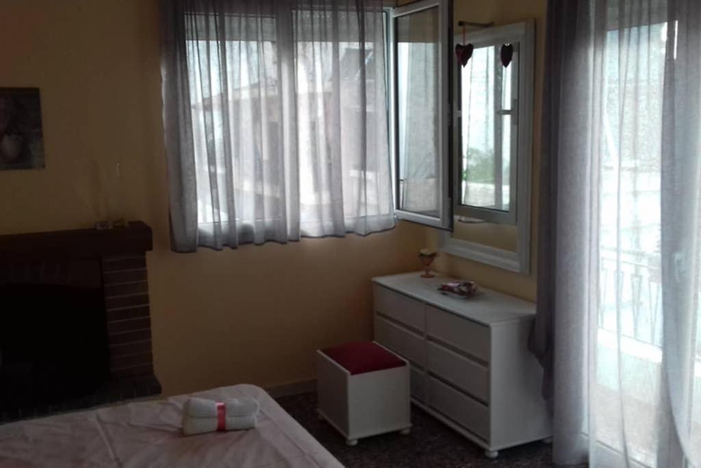 Paris House 1 Apartment Patras Bagian luar foto